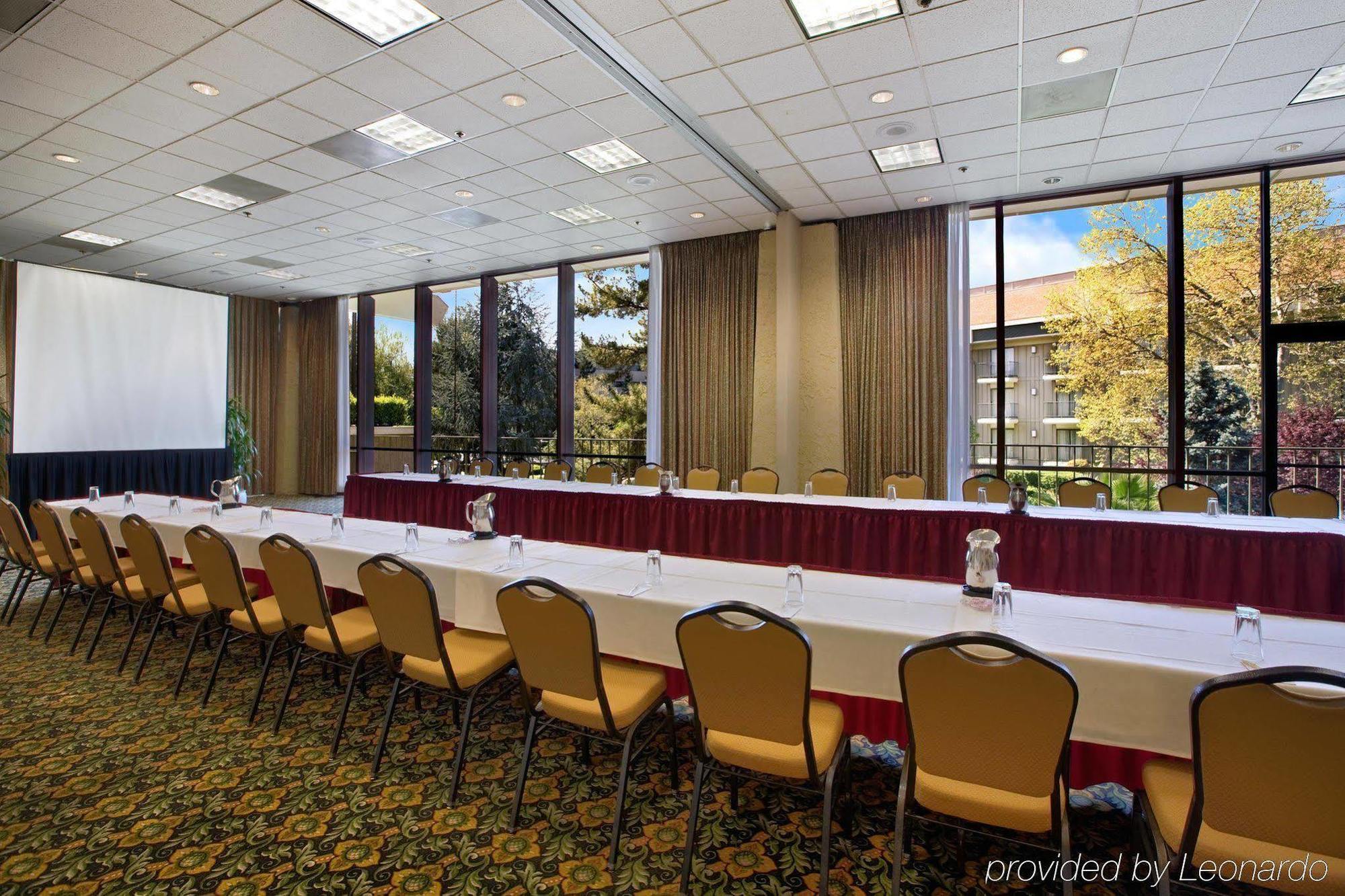Doubletree By Hilton Sacramento Hotel Kemudahan gambar